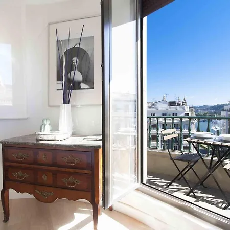 Sunset V - The Collection アパート